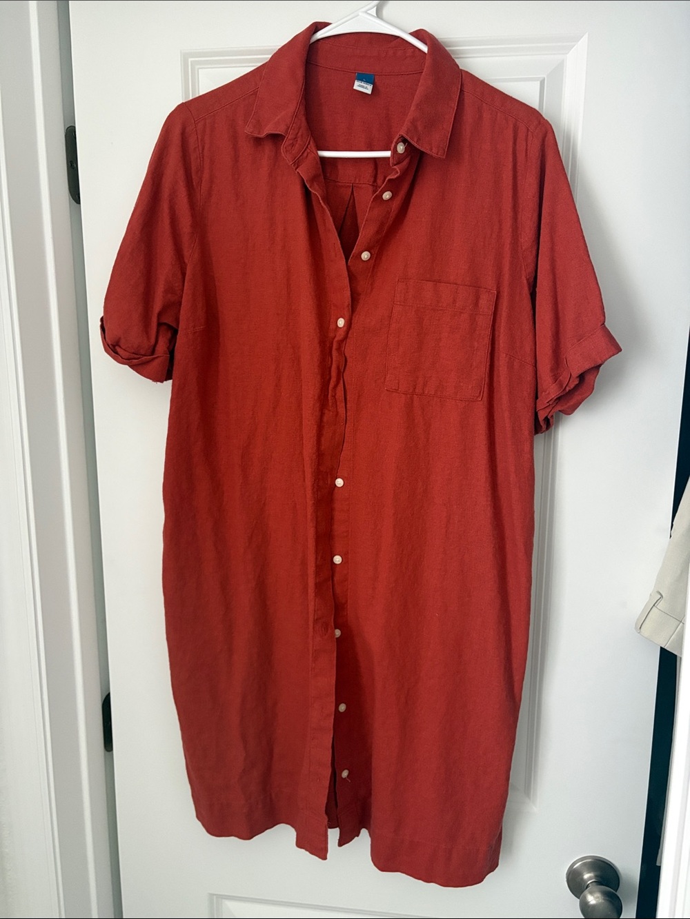 Old Navy Men's Short-Sleeve Button-Down Shirt in Rust